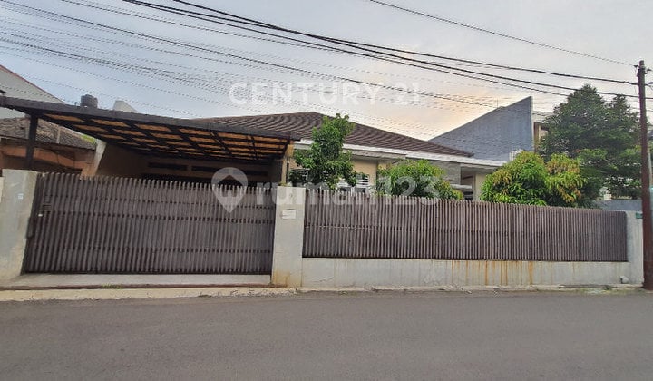 Semi-Furnished House Ready to Live In Near Paskal Hypersquare, Bandung