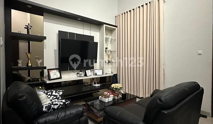 Rumah Minimalis Bagus Semi Furnished di Nata Endah
