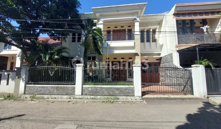Rumah Bagus Plafon Tinggi Nyaman Terawat di Pasirluyu