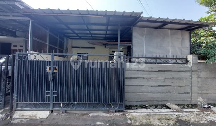 Rumah Aman Dan Nyaman Akses One Gate System di Permata Kopo
