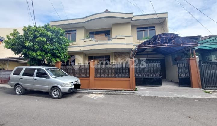 Rumah Baru Direnovasi Cocok Untuk Keluarga Besar di Pasirluyu