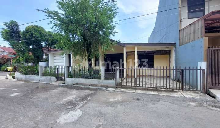 Rumah Strategis Ditengah Kota Dekat Area Komersil di Muara Sari