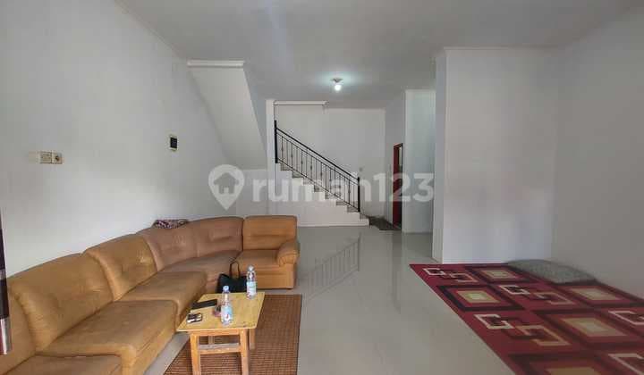 Rumah Baru Renovasi, Ada Kamar Mandi Dalam di Mutiara Cibaduyut