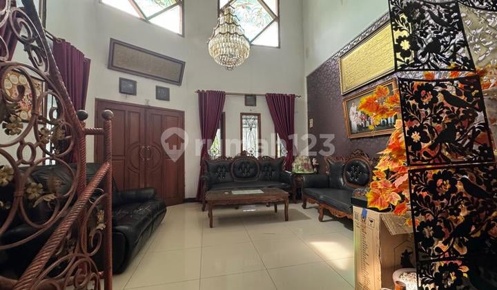 Rumah Terawat, Jalan Lebar 2 Mobil di Taman Cibaduyut Indah