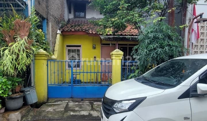 Rumah Akses Jalan 2 Mobil dan Dekat ke Jalan Utama di Bumi Asri Mekar Rahayu