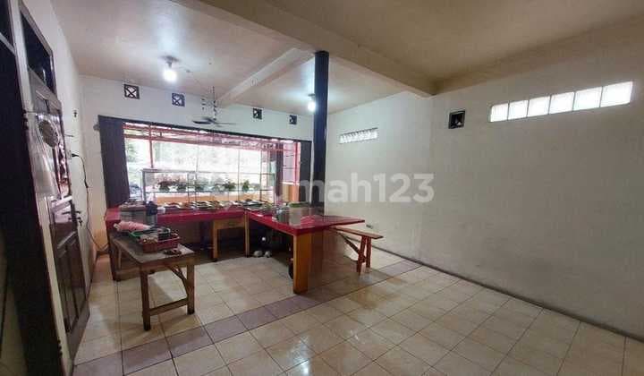 Main Road Shop House in a Busy Kopo Canal Area