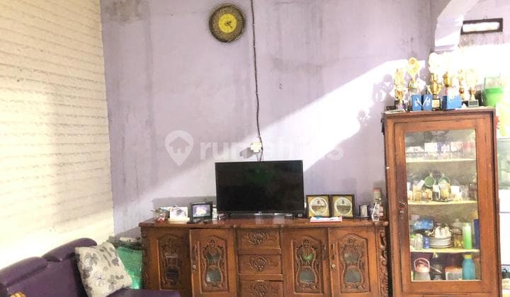 House in a Strategic Location, Well-Maintained Condition in Margahayu Kencana.