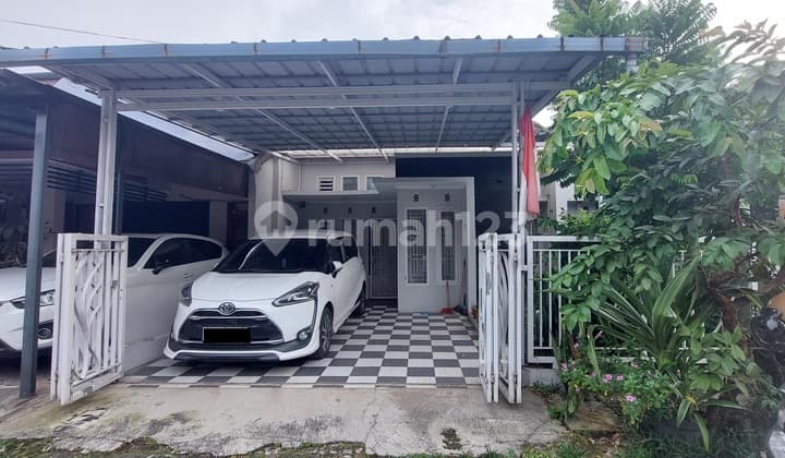 Rumah minimalis akses one gate lokasi strategis di Graha Hijau Kopo