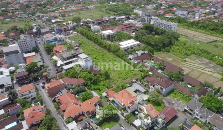 Rare Listing Land In Petitenget , Very Strategic Location ,suitable For Shop Or There Business