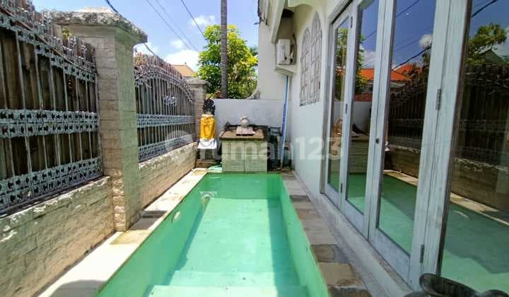 Rumah Semi Villa di Kerobokan