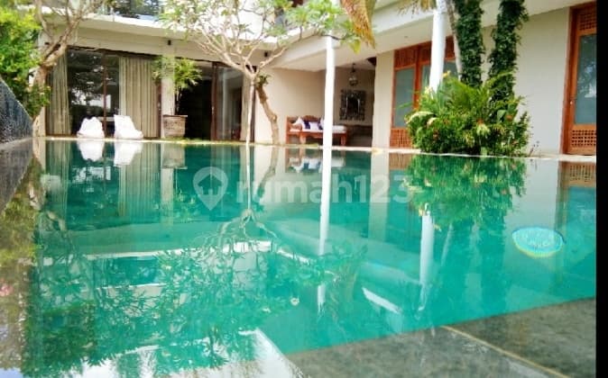 Modern Villa View Sawah Bonus Tanah di Tumbak Bayuh, Bali