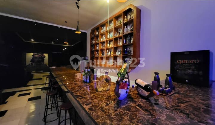 Resto Dan Bar Lokasi Strategis di Kerobokan Seminyak, Bali