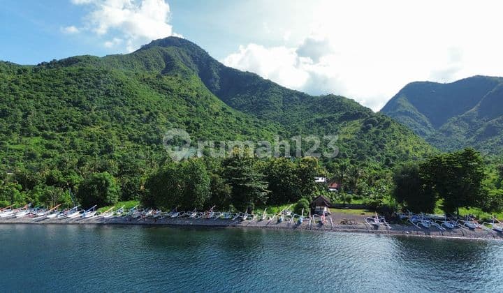 Amazing ocean front with beautiful mountains view in Amed