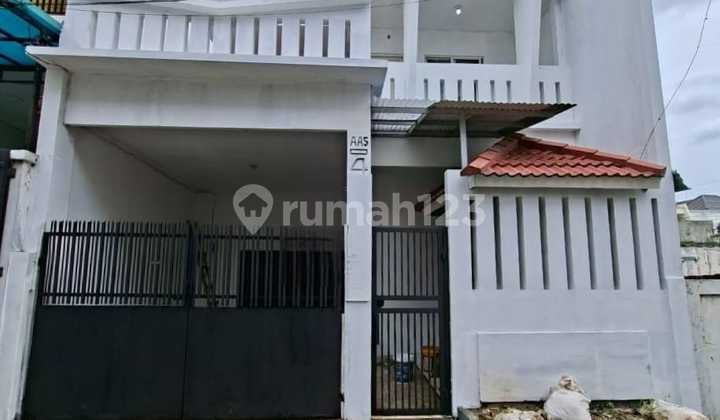 Dijual atau Disewa Rumah Muara Karang 2.5 Lantai, SHM, Hadap Selatan
