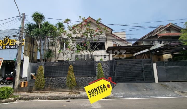 Dijual Rumah Hommy Luas dengan Taman Belakang Asri di Bintaro Sp 0706