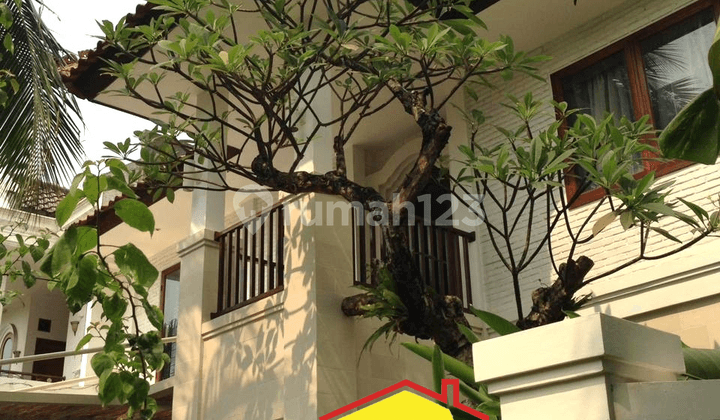 Rumah Mewah Bintaro 8 Ada Kolam Renang (Sp 0756 Ia)