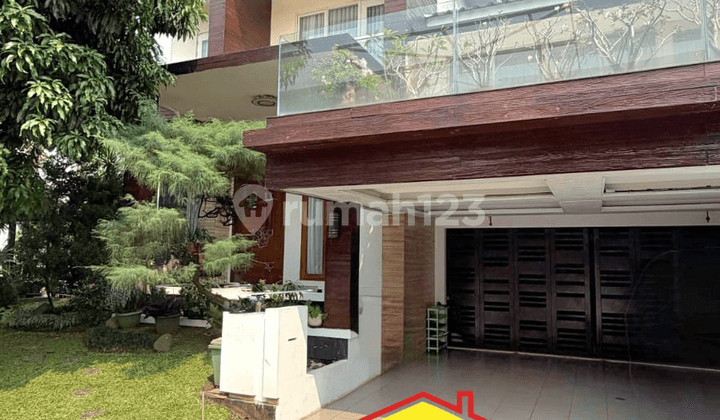 English translation: "For Sale Luxury House in Bintaro Jaya Sector 7 Tangsel 1072Dm"