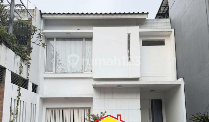 Dijual Rumah Siap Huni Desain Minimalis Modern Fully Furnished di Bintaro Sp 0733