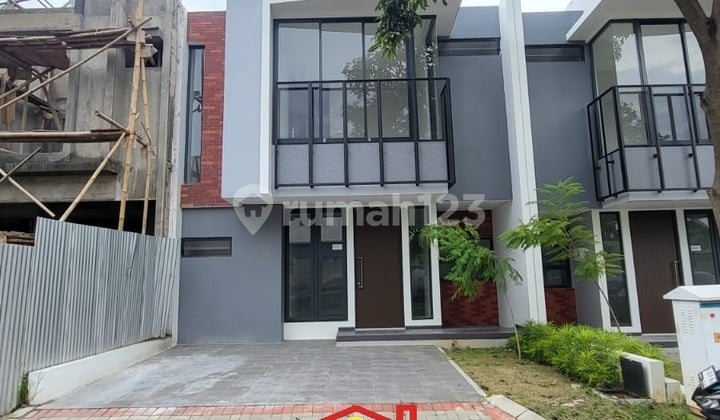 Rumah Brand New Hadap Taman di Kebayoran Bintaro Siap Huni Sp0415 T