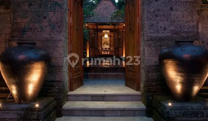 For Sale: Spacious and Luxurious House in Bintaro Jaya Sector 9, South Tangsel - 1062 sqm