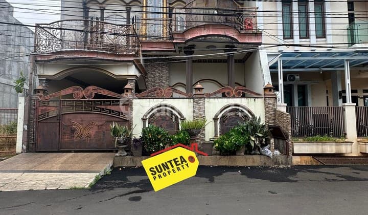 House with Luxurious and Affordable Design Ready for Occupancy in Bintaro Jaya Sp0504 T