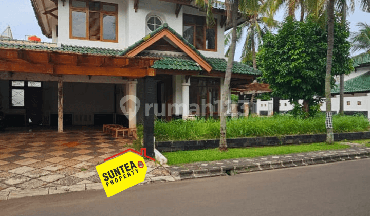 Dijual Rumah Siap Huni dengan Halaman Luas dan Kolam Renang di Bintaro Sp 0614