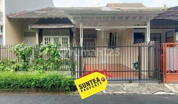 Rumah Hommy bagus di Bintaro SHM siap huni 0475