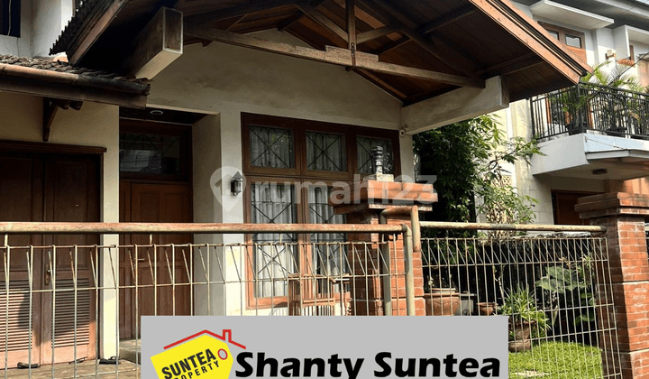 Rumah Luas 1,5 Lantai Jakarta Selatan - 3+1 KT, 2+1 KM, Halaman & Teras! 0256Im