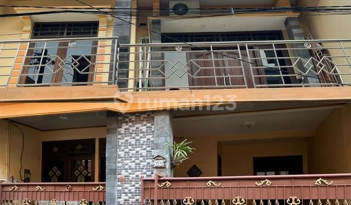 Occupied Ready-to-Move-In 2-Storey House Sidotopo Wetan North Surabaya Freehold Title
