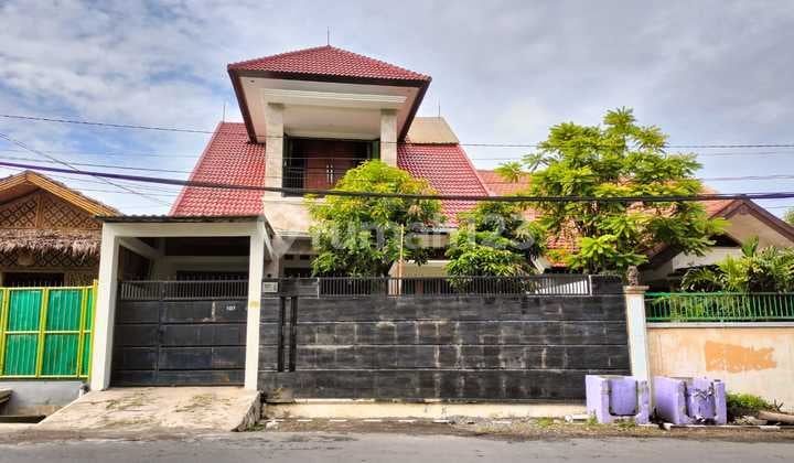 Rumah 2 Lantai Jalan Raya Ketintang Surabaya Luas 321 Meter SHM