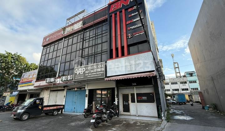 Ruko 4 Lantai Full Furnished Lokasi Strategis di Area Kalideres