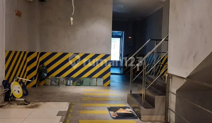 Rumah 2 lantai cocok untuk komersil