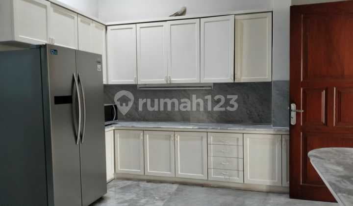 Rumah 2 Lantai Siap Huni View Lapangan Golf Pondok Indah