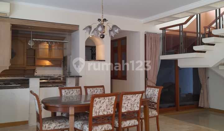 Rumah 2 Lantai Siap Huni Area Nyaman dan Tenang di Pondok Indah