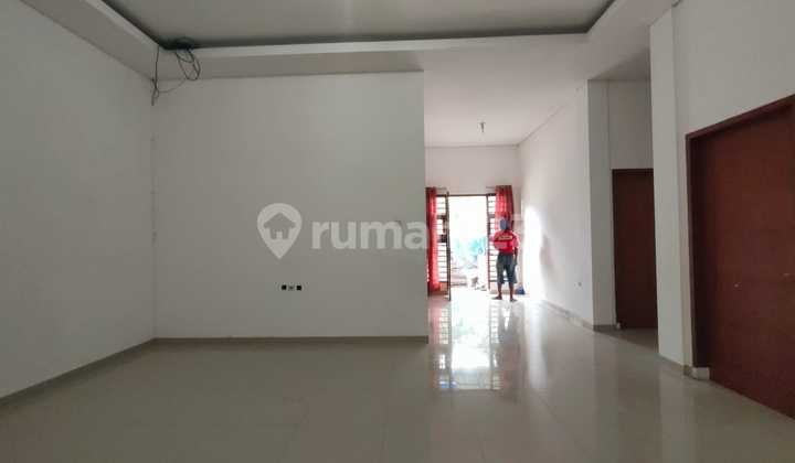 Disewakan Rumah Besar Siap Huni Taman Holis