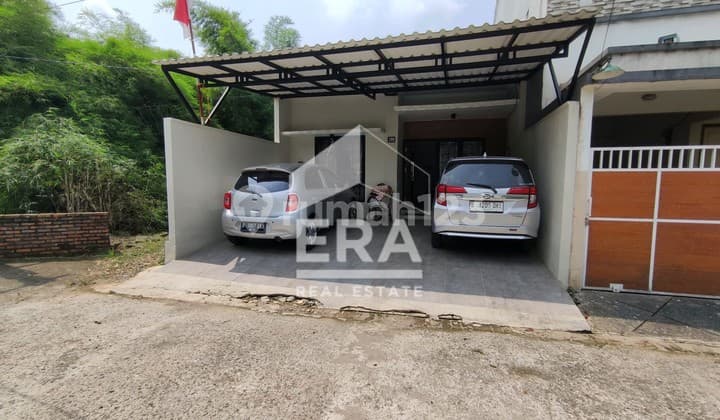 Rumah bagus samping fasum dalam cluster di jalan raya Pitara Depok