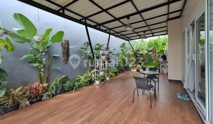 Rumah 2 lantai dengan rooftop dan halaman luas di kebun raya residence Kota Bogor