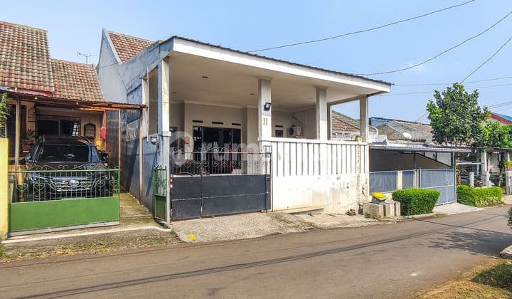 Rumah Bagus Hadap Taman Di Jalan Utama Taman Pajajaran Bogor