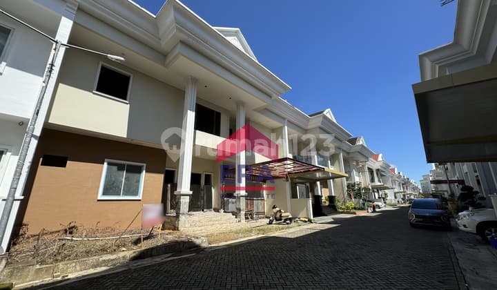 Rumah Mewah Mega Purnama, Pontianak