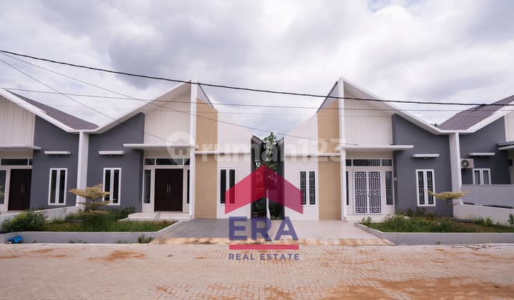 Ready-to-occupy house, Agreed 2 Dazhill Bluebell, Pontianak.