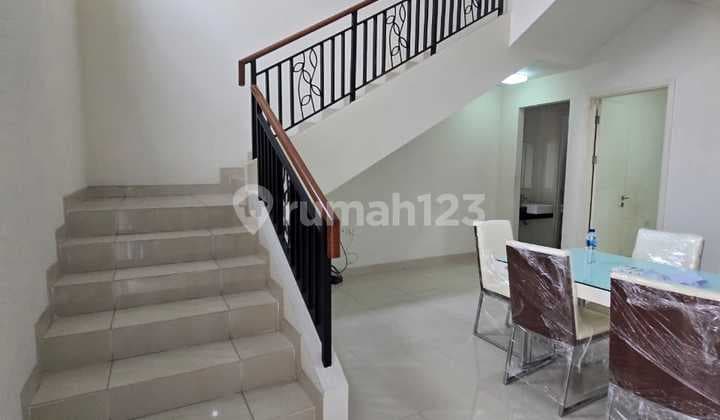 Disewakan Rumah Mewah Cluster Goldfinch, Gading Serpong