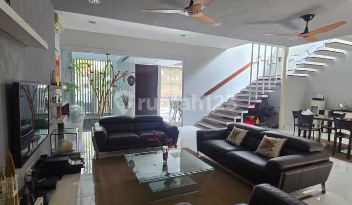 For Sale: Neat and Ready-to-Occupy House in Taman Gandaria