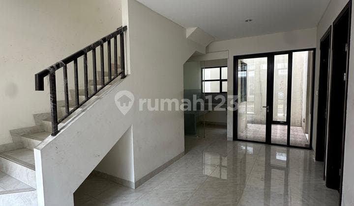 Dikontrakan rumah 2lantai di lavon 1 cluster echanta tipe c
