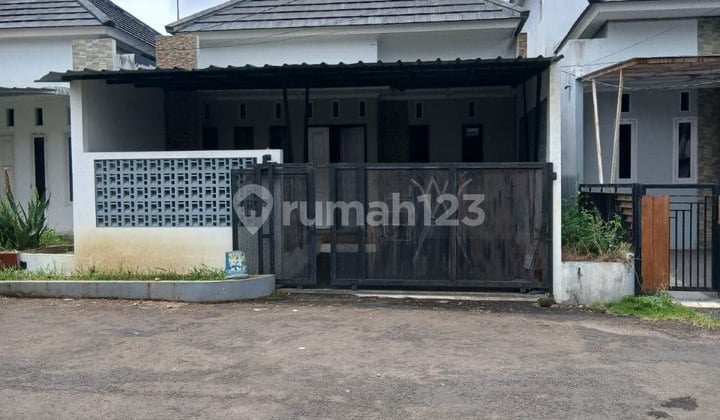 Dijual Rumah Siap Huni Full Furnished Cluster Pesona Harmoni Town House Subangjaya Kota Sukabumi