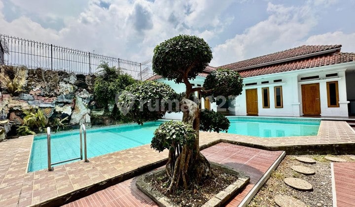 Rumah Villa Luxury Mewah Sukabumi Luas ada Kolam Renang nya