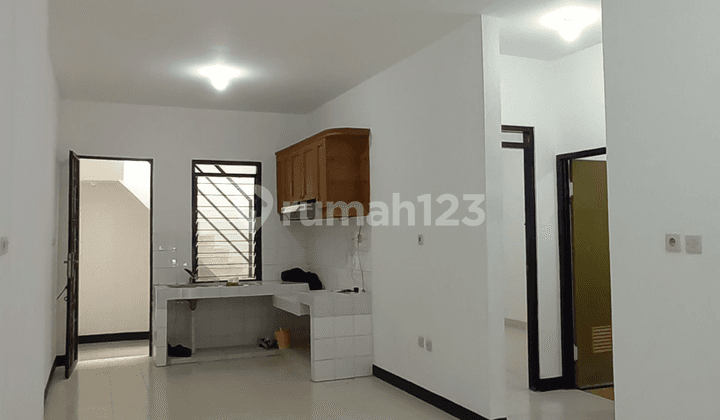 Rumah 2 Lantai Semi Furnished Lippo Karawaci Dekat Siloam Uph SHM