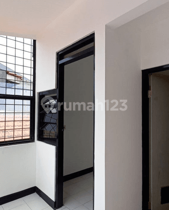 Rumah 2 Lantai Semi Furnished Lippo Karawaci Dekat Siloam Uph SHM