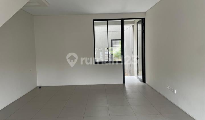 Dijual Ruko 2 Lantai Nyaman Siap Pakai Lokasi di Kota Baru Parahyangan Bandung