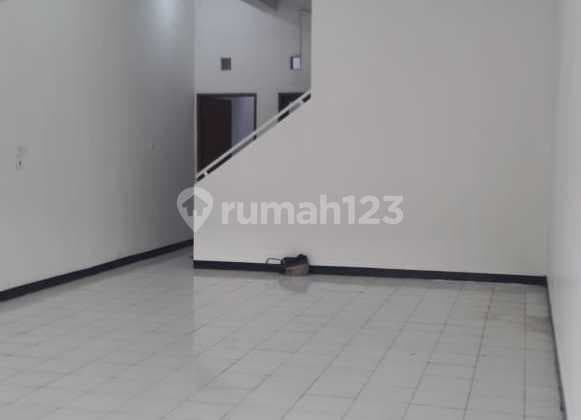 Disewakan Ruko 2,5 Lantai Nyaman Siap Pakai Lokasi di Taman Kopo Indah 3 Bandung