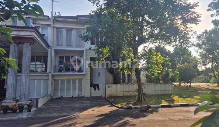 FOR SALE! house in the Grand Wisata area, Water Spring cluster BD10/07